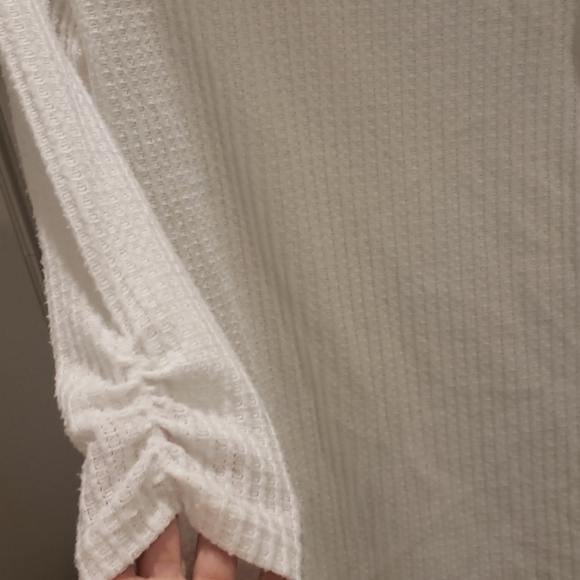 Top - Picture 2 of 2